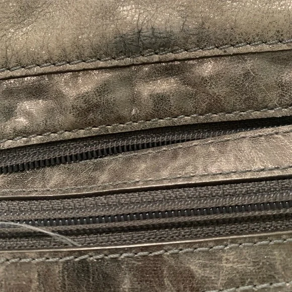 Michael Kors, champagne purse with silver accents - Picture 5 of 10